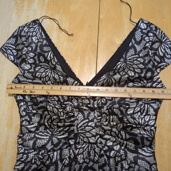 Maggy London size 8 black white floral Dress V-Front V-Back Empire waist - Picture 8 of 13